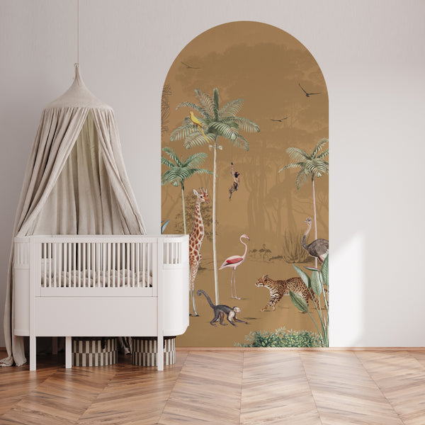 Abziehen und Aufkleben des Bogen-Tapetenaufklebers – Wildlife's Playground Ochre